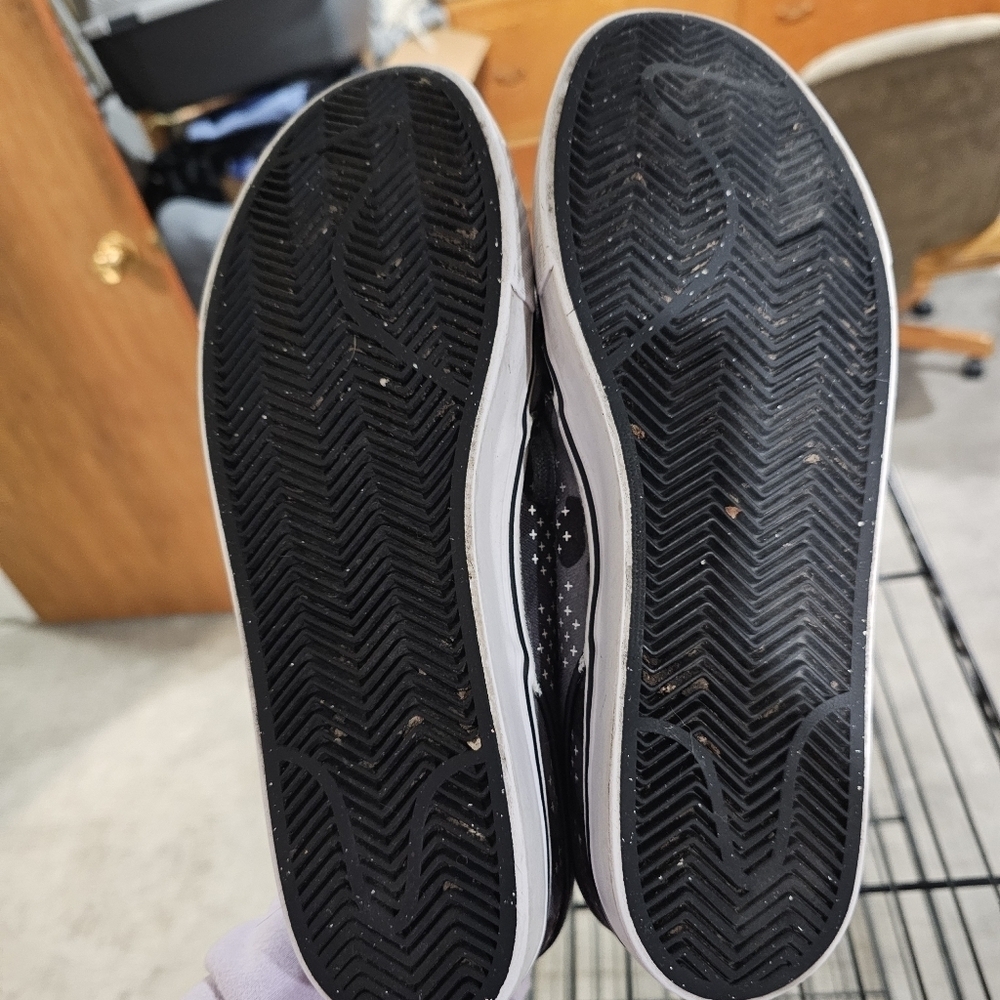 Nike Shoes - Picture 5 of 5